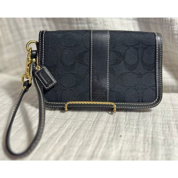 Coach Signature Black clutch - Picture 5 of 9